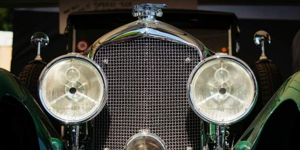 Close up of the Bentley Blue Train headlamps and front grille | Bentley Motors